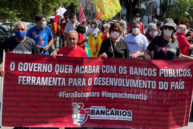 SEEBF/PI e diversas organizações populares se manifestam em defesa da democracia