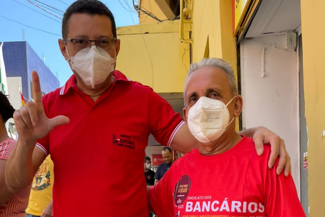 Sindicato dos Bancários do Piauí realiza manifestação em Teresina