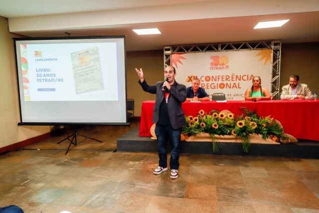 Livro “30 anos Fetrafi/NE – Luta e Transformação na Representação Sindical do Ramo Financeiro” é lançado na XII Conferência Regional, em Fortaleza