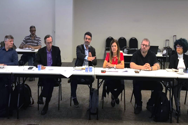 Empregados exigem fim da cobrança abusiva de metas