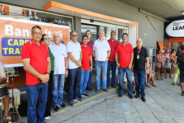 SEEBF/PI retarda abertura de agência em Dia Nacional de Luta contra as demissões no Itaú