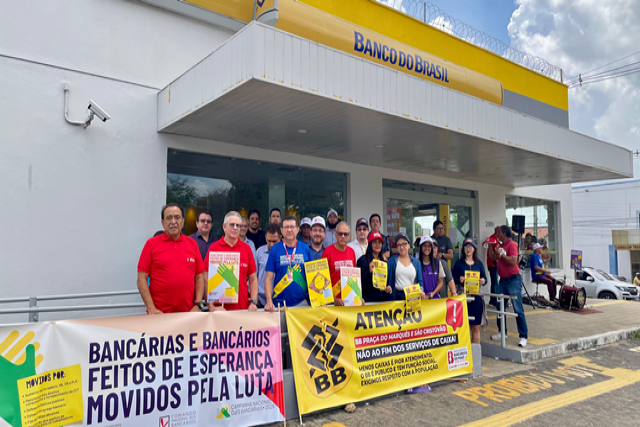 SEEBF/PI protesta contra o encerramento do serviço de caixa no BB Praça do Marquês